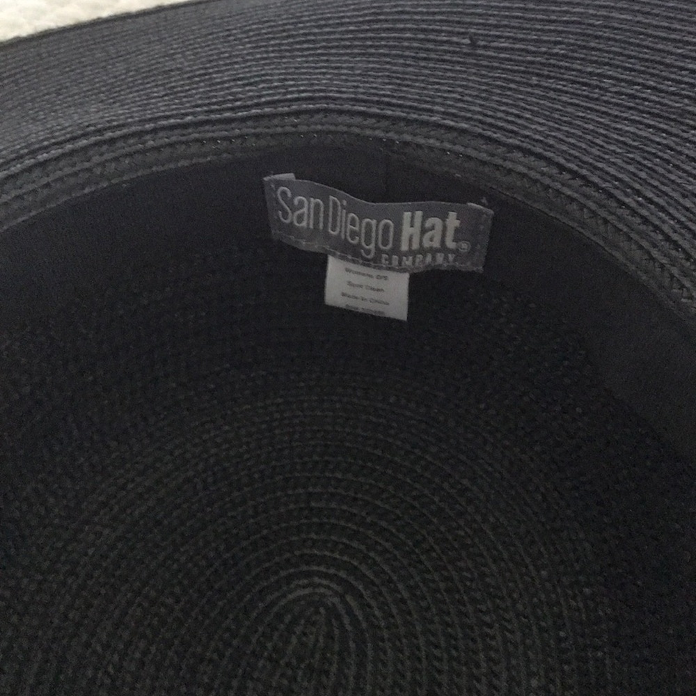 Hat - Picture 3 of 6